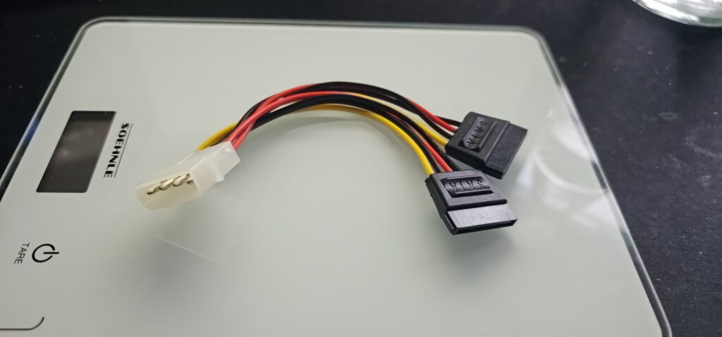 Molex femal auf 2x SATA male